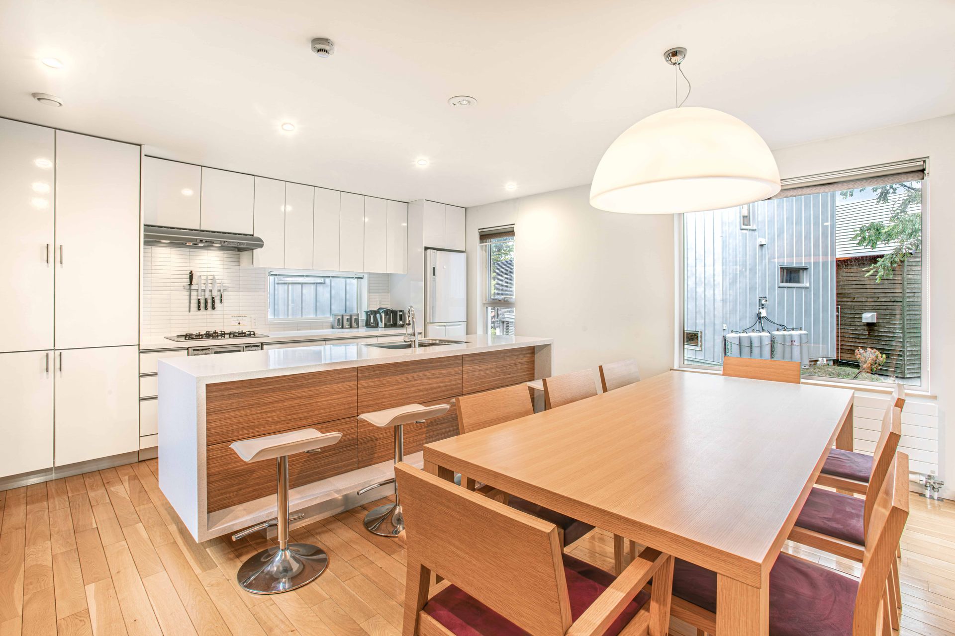 Ezo 365 4 Bedroom with Jacuzzi