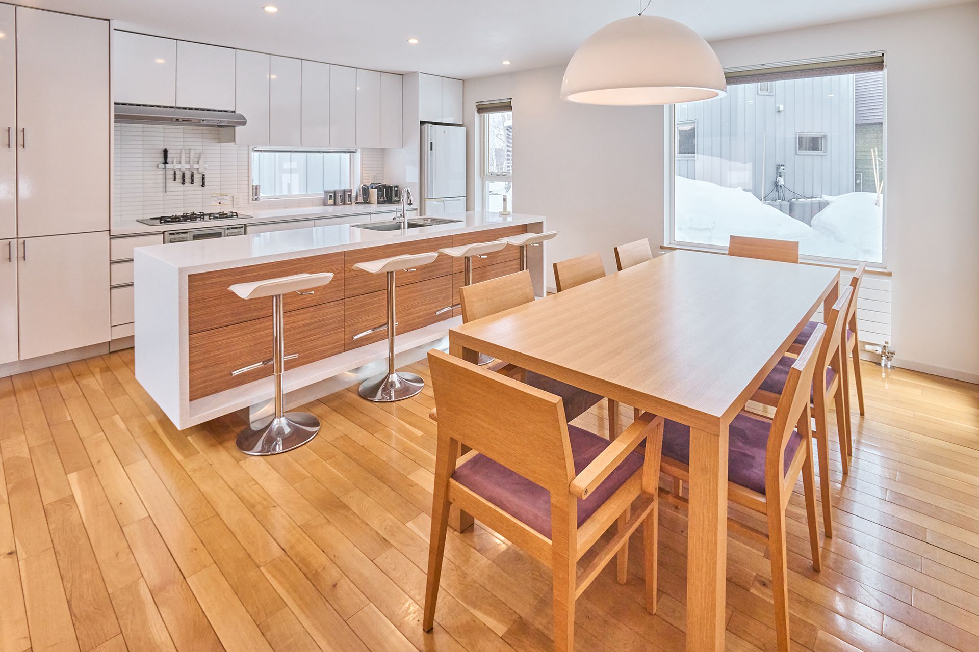 Ezo 365 4 Bedroom with Jacuzzi