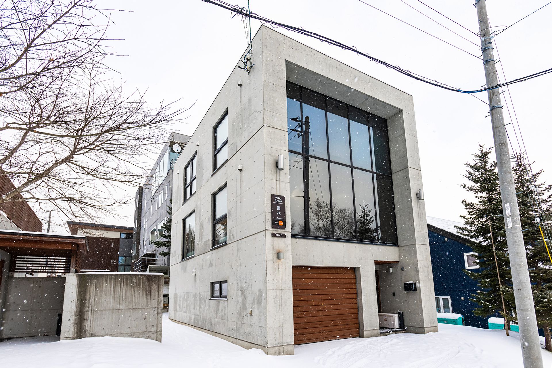 コンクリート 2ベッドルーム ・ジャグジー付き