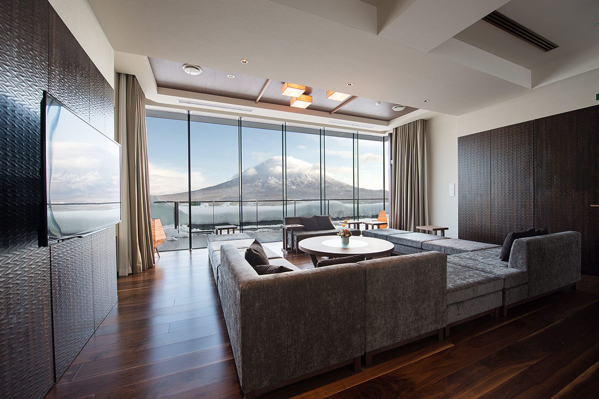 702 Penthouse