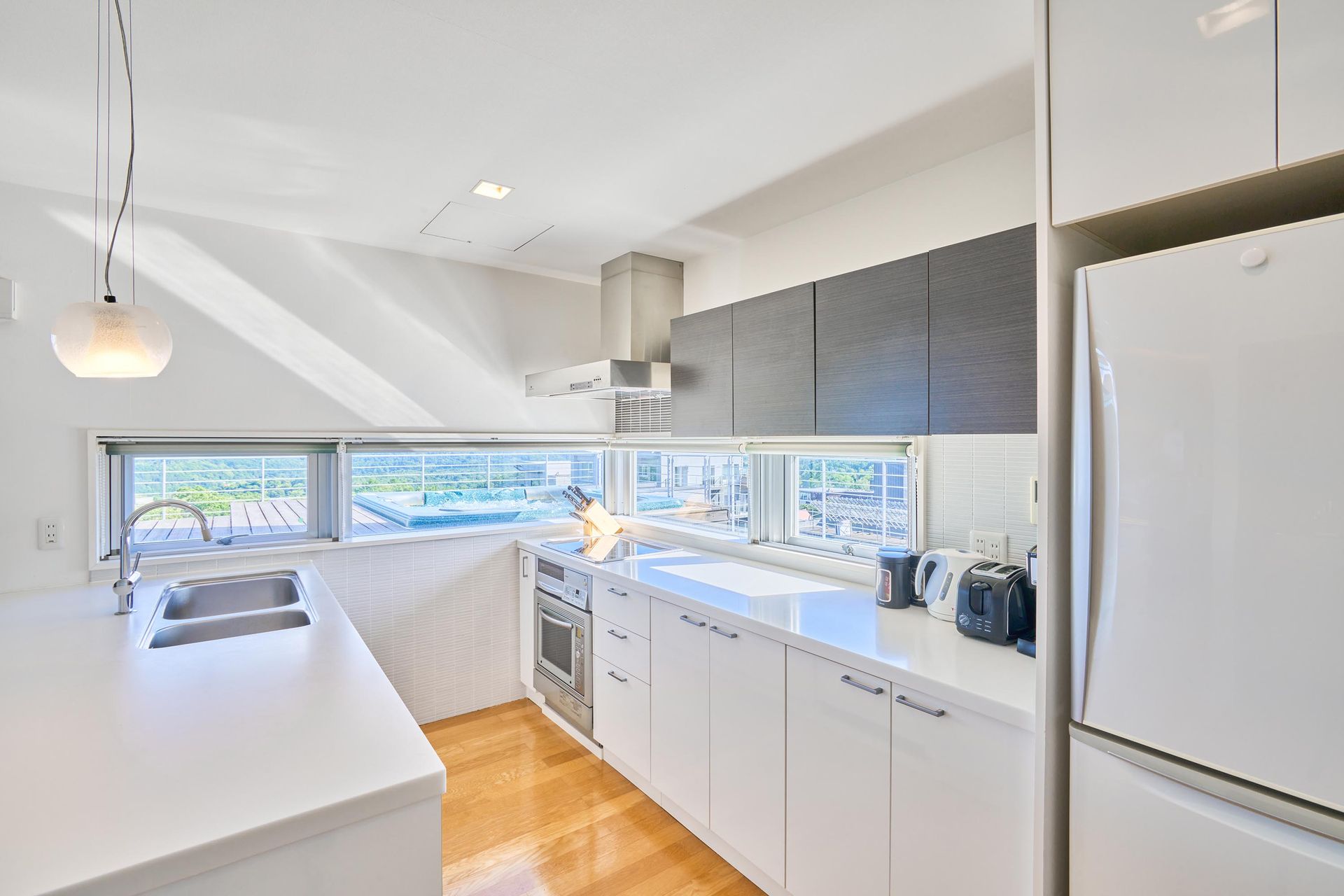 Youtei Tracks 2 Bedroom Penthouse with Jacuzzi